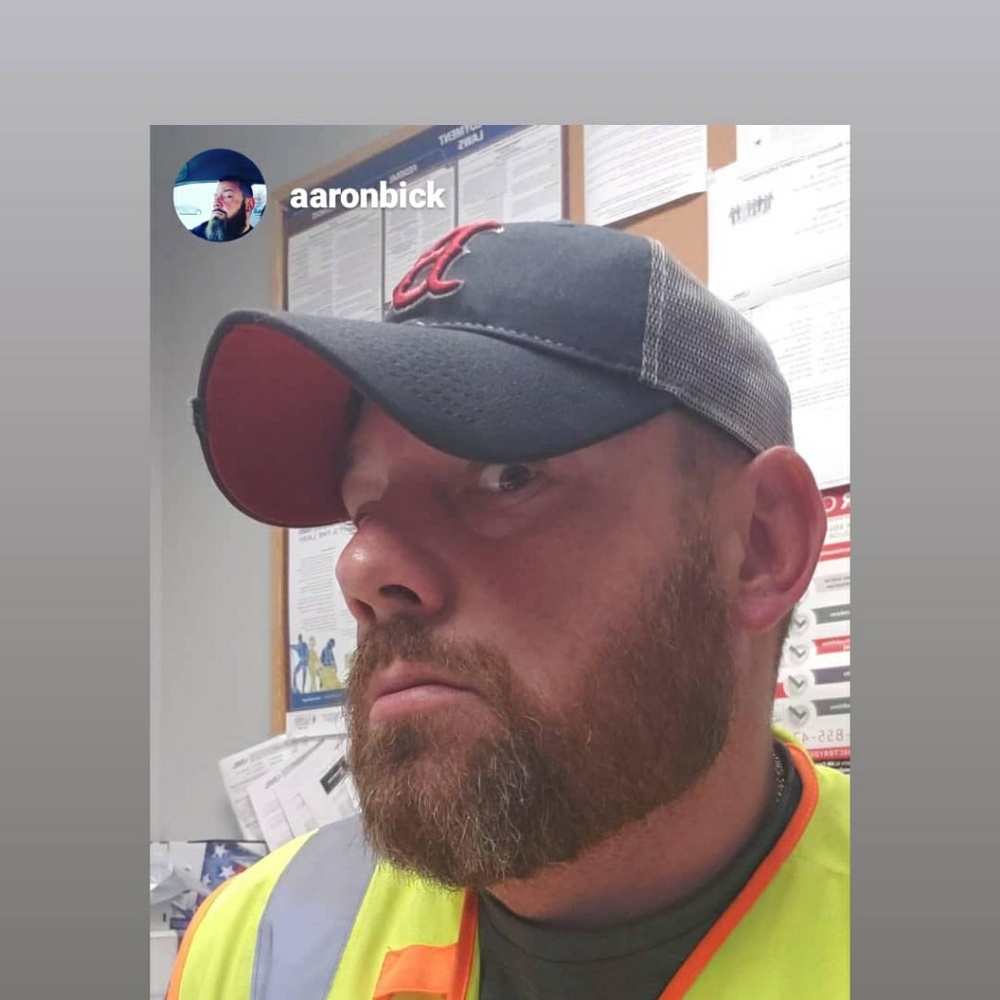 Meet your Posher, Aaron